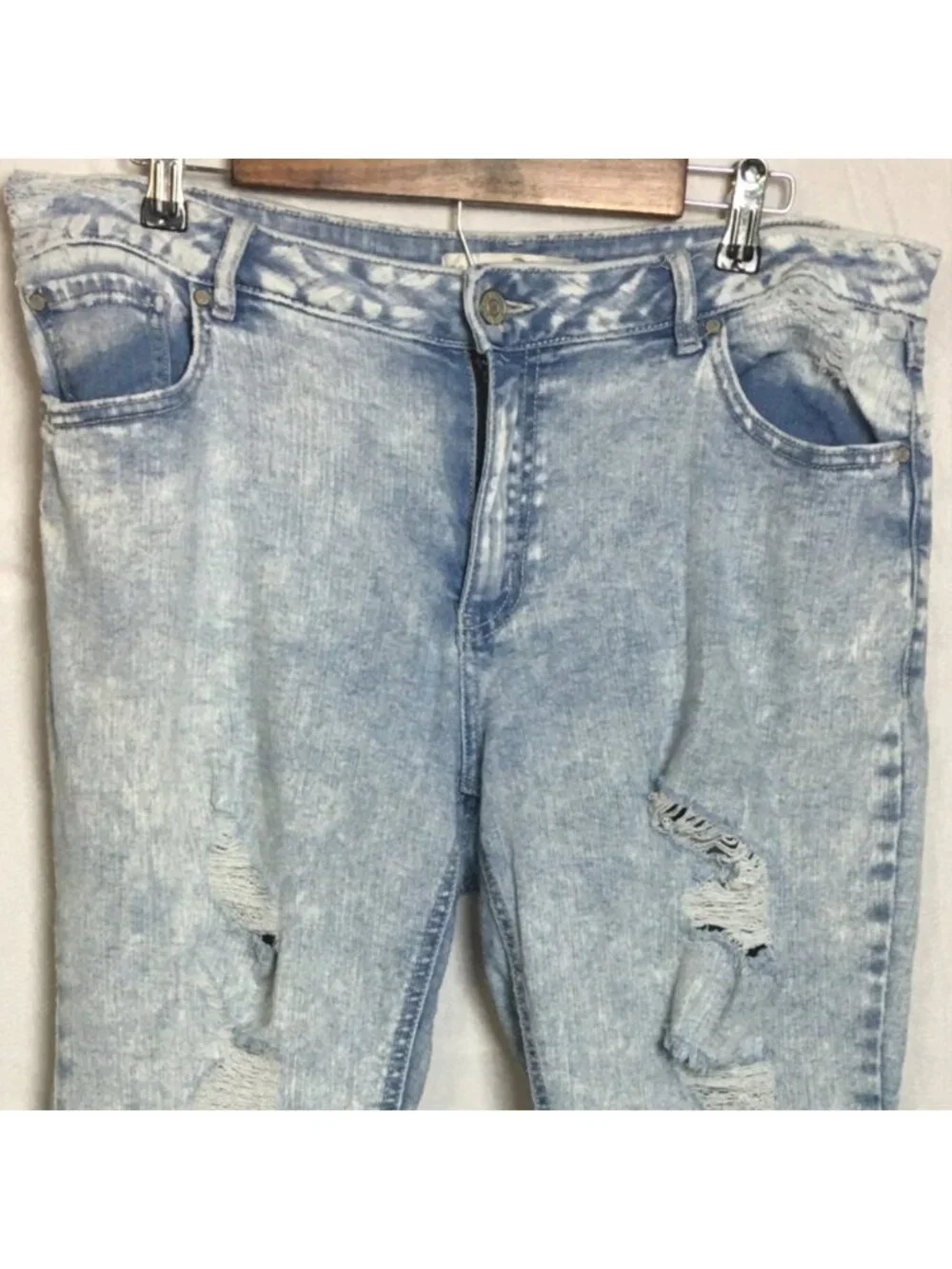 Est 1946 Cato Womens Denim Light Blue Distressed High-Rise Cropped Jeans Size 14 - Picture 2 of 6